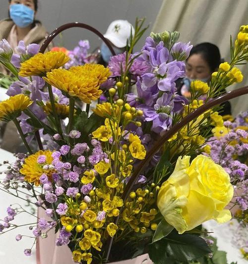 如何选择去机场接人的合适鲜花（送花礼仪，为爱一路相伴）