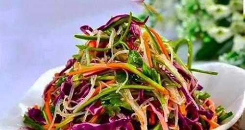 品味健康美食——探索多样化的凉拌蔬菜（从清爽沙拉到营养丰富的小菜，打造丰富多彩的餐桌美味）